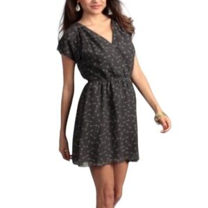 BCBGENERATION Grey Arrow Print Mini Dress Lined Size S